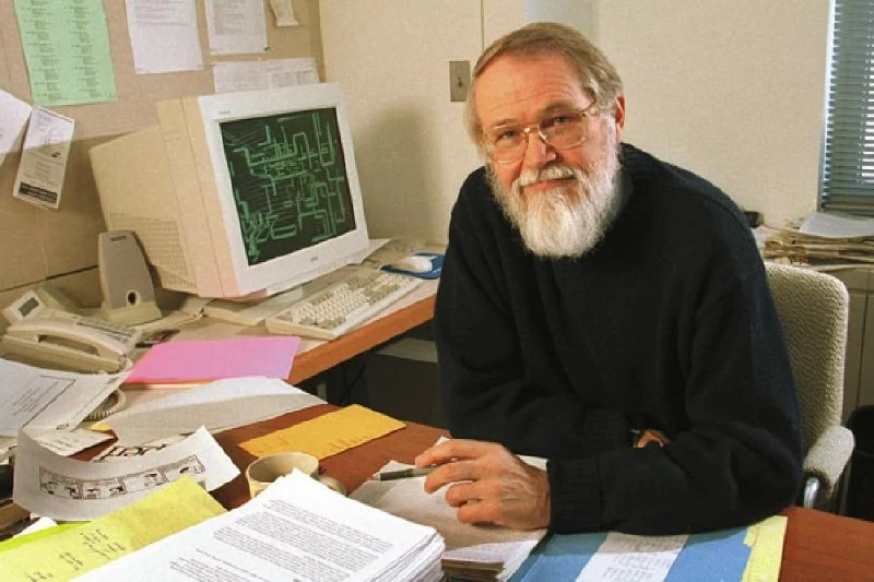 "Gestionar la complejidad es la esencia de la programación": La filosofía de Brian Kernighan